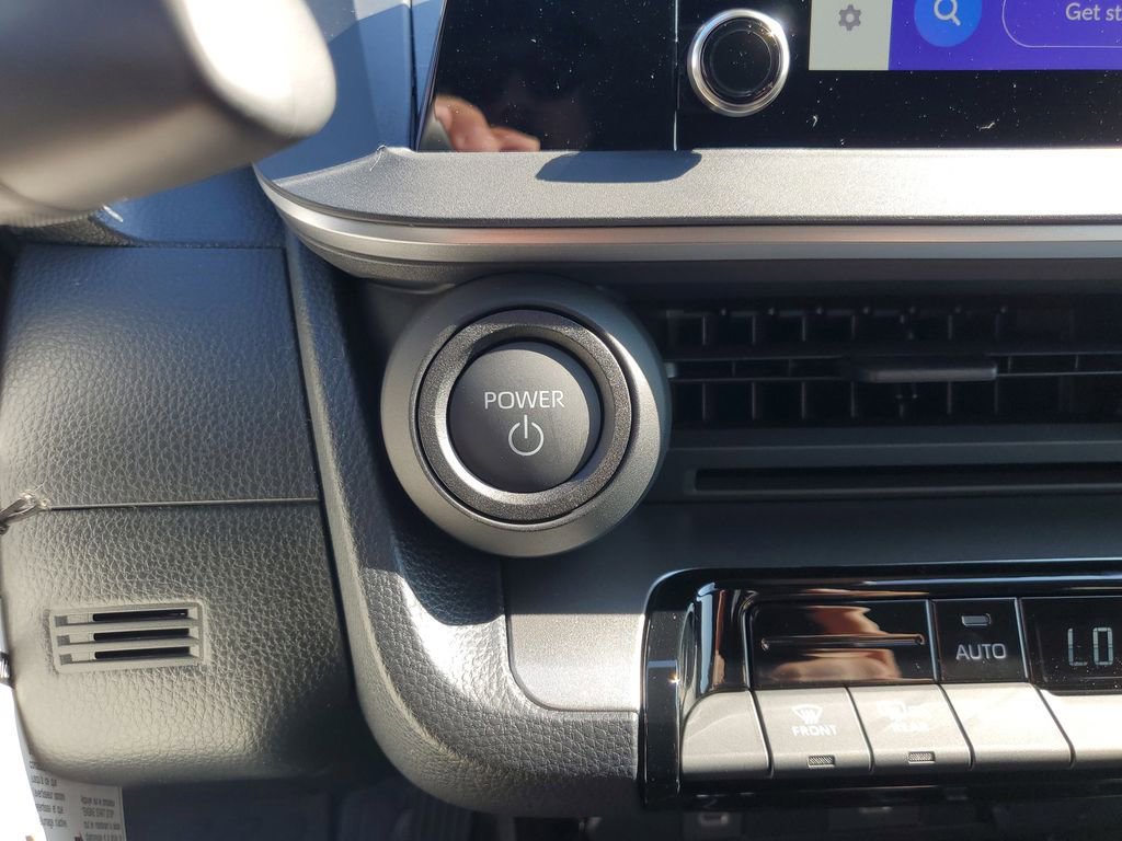 New 2026 Toyota Prius LE FWD image 19