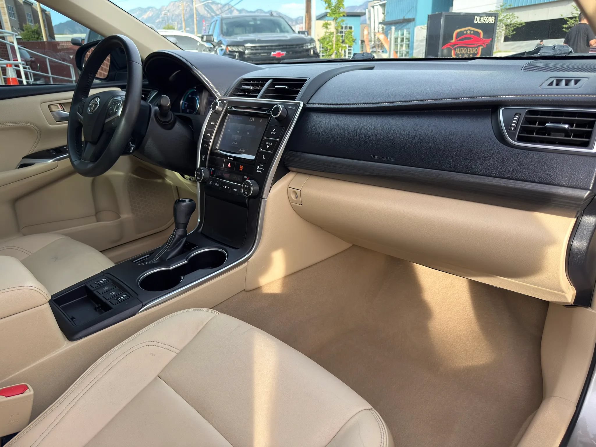 Used 2017 Toyota Camry XLE w/ Moonroof Package FWD image 20