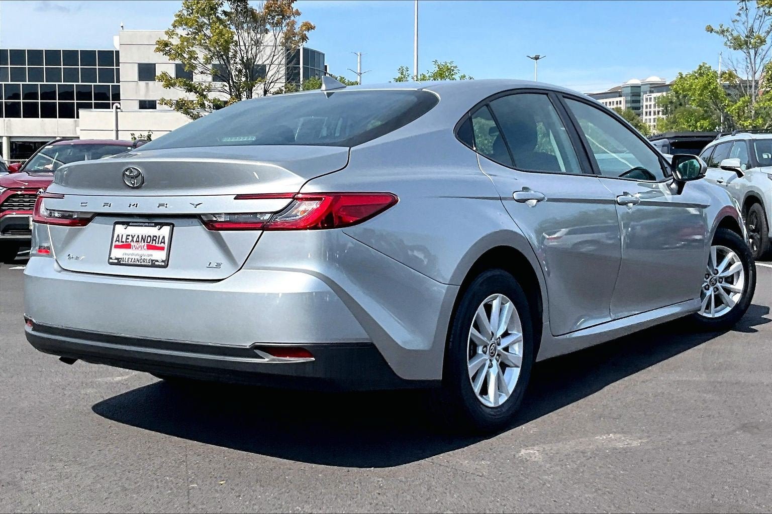 Used 2025 Toyota Camry LE FWD image 12