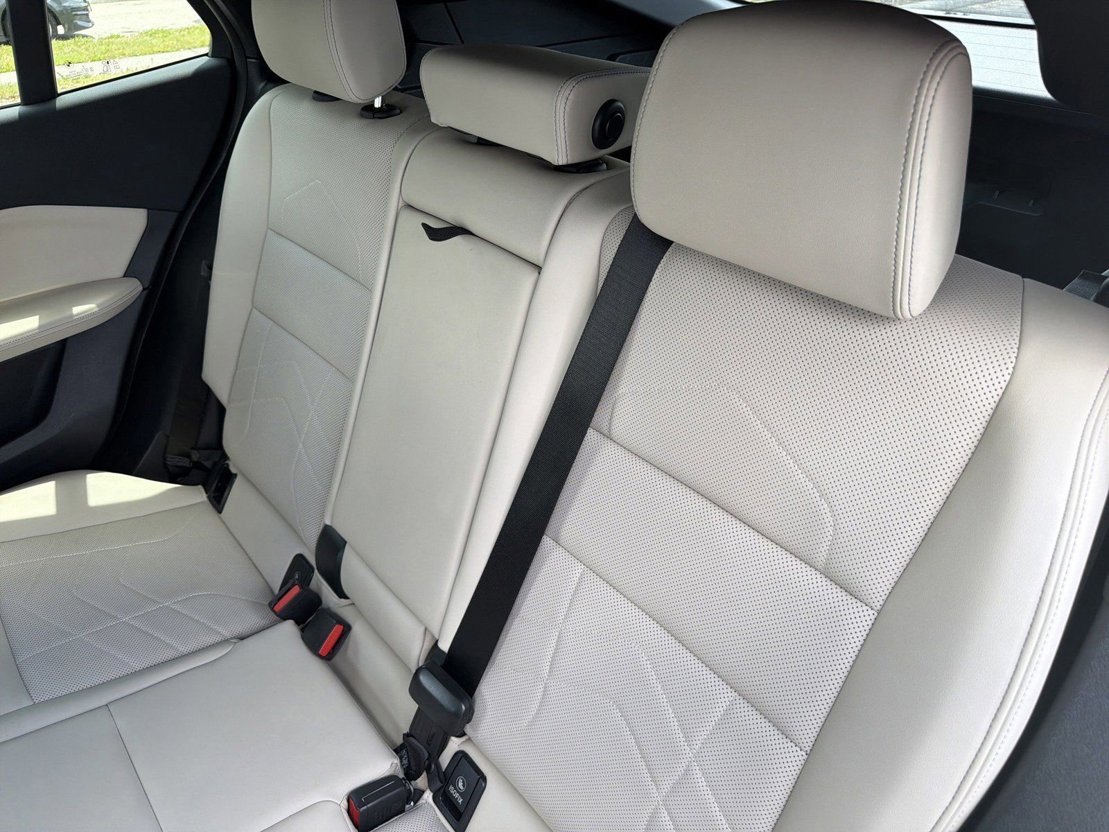 Certified 2025 BMW X2 xDrive28i AWD/4WD image 19