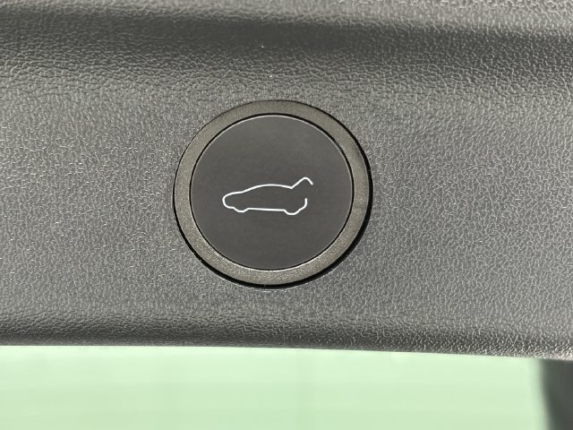 Used 2023 Tesla Model Y Long Range AWD/4WD image 25