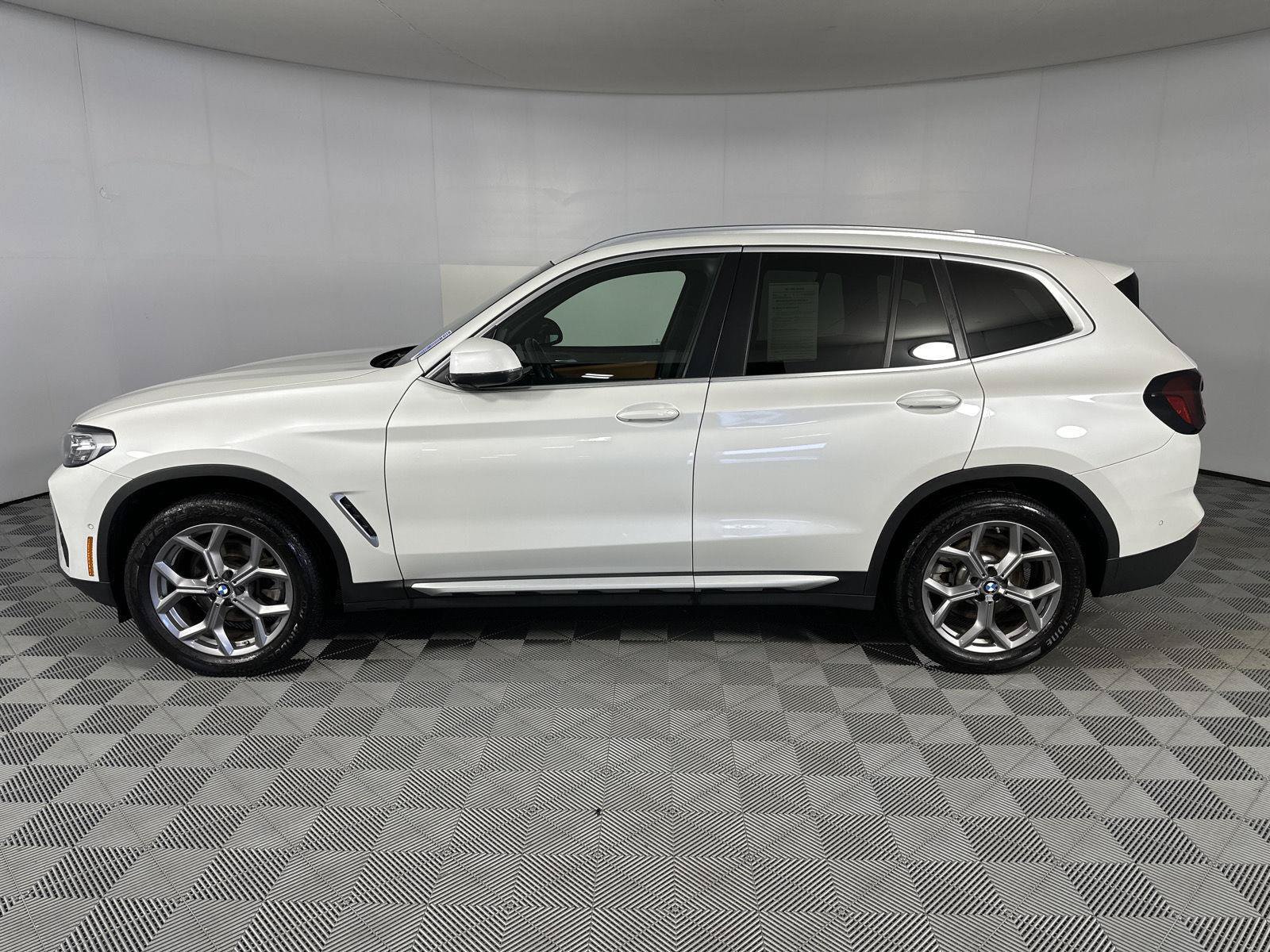 Used 2023 BMW X3 xDrive30i w/ Convenience Package AWD/4WD image 5