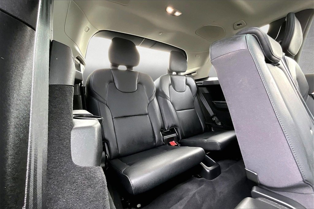 Used 2023 Volvo XC90 B6 Plus image 26