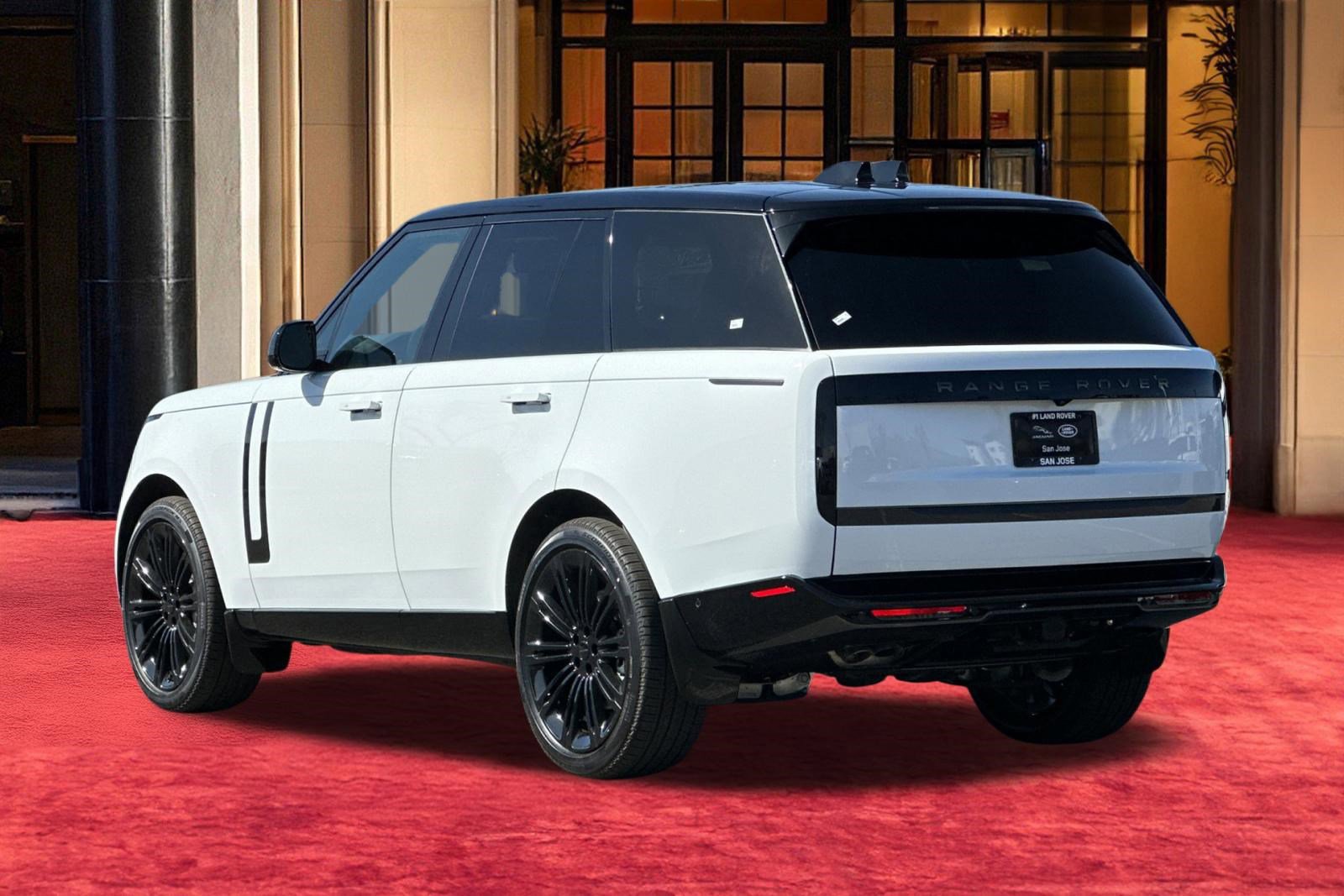 New 2026 Land Rover Range Rover SE image 4