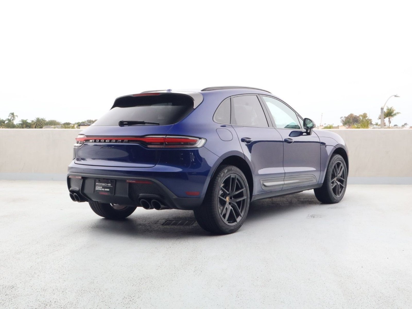 Certified 2023 Porsche Macan Turbo AWD/4WD image 9