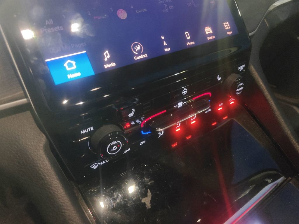 Used 2021 Jeep Grand Cherokee L Limited image 11