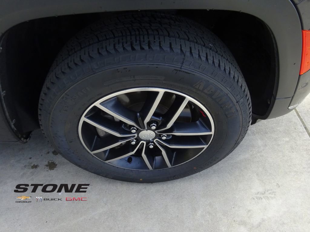 Used 2023 Jeep Grand Cherokee L Limited w/ Luxury Tech Group II image 10