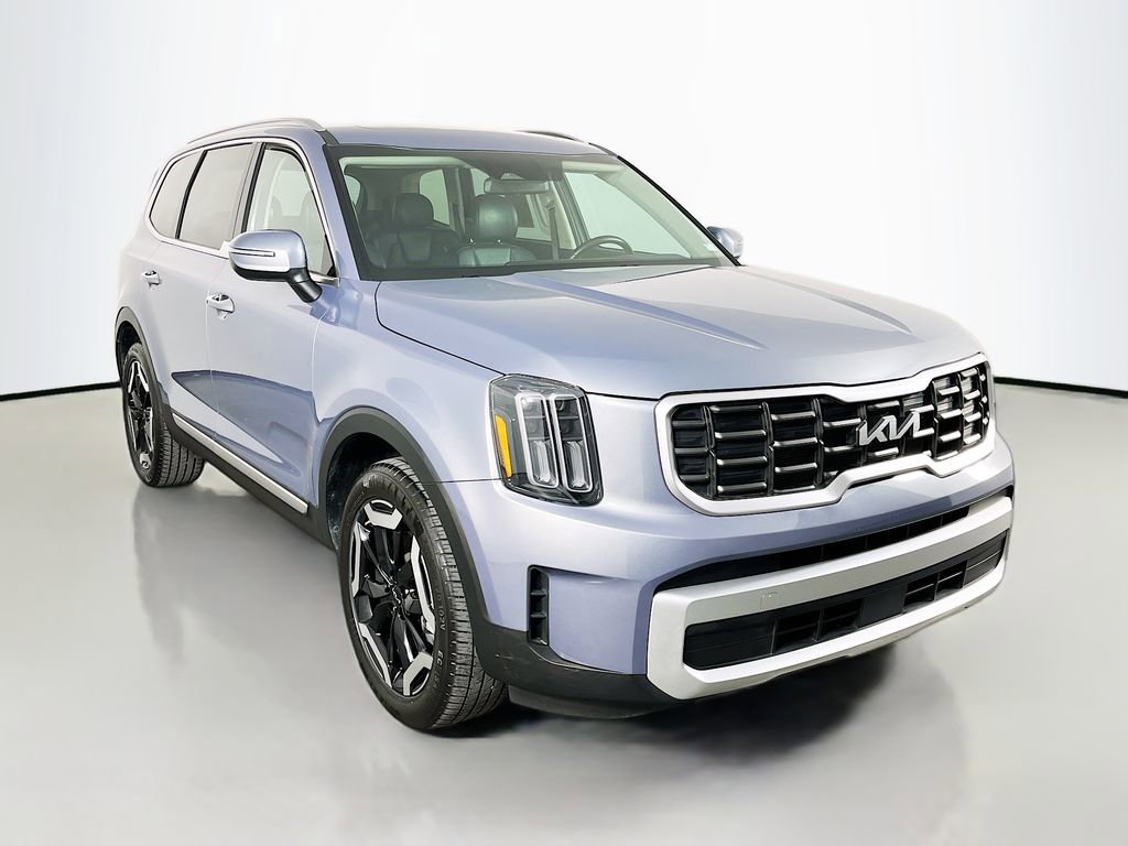 Used 2025 Kia Telluride S FWD image 4