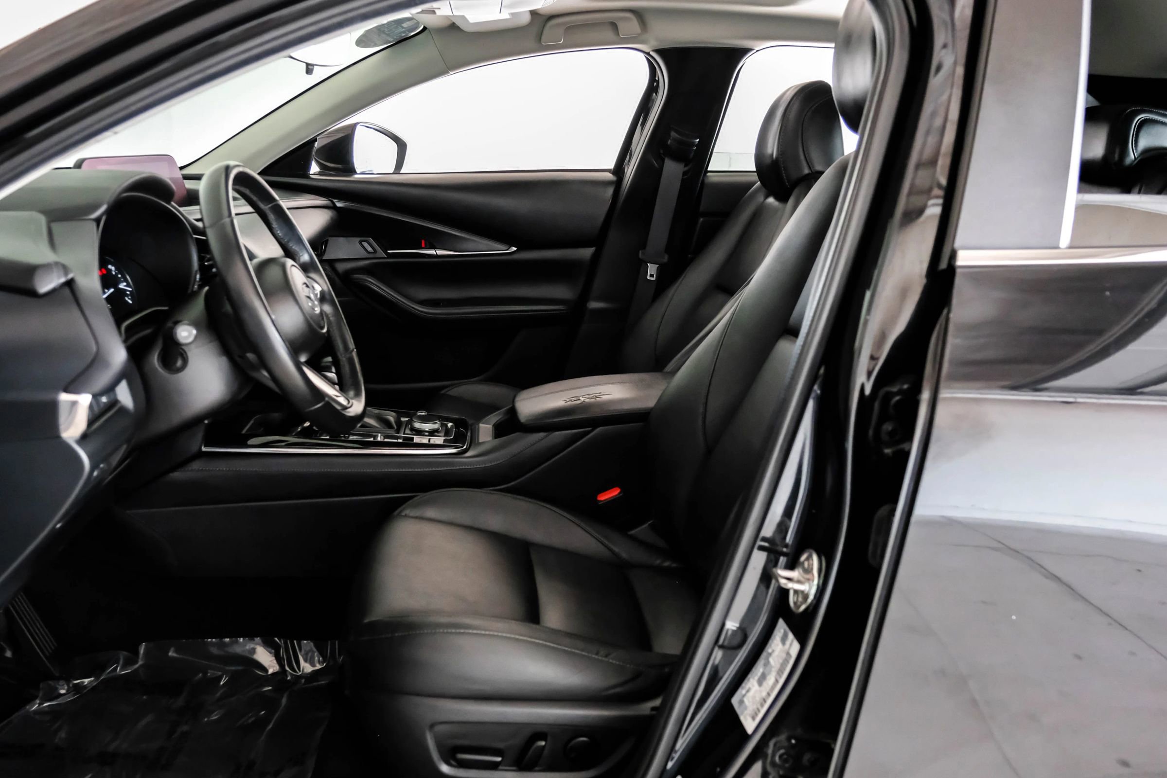 Used 2022 MAZDA CX-30 AWD 2.5 S w/ Preferred Package image 3