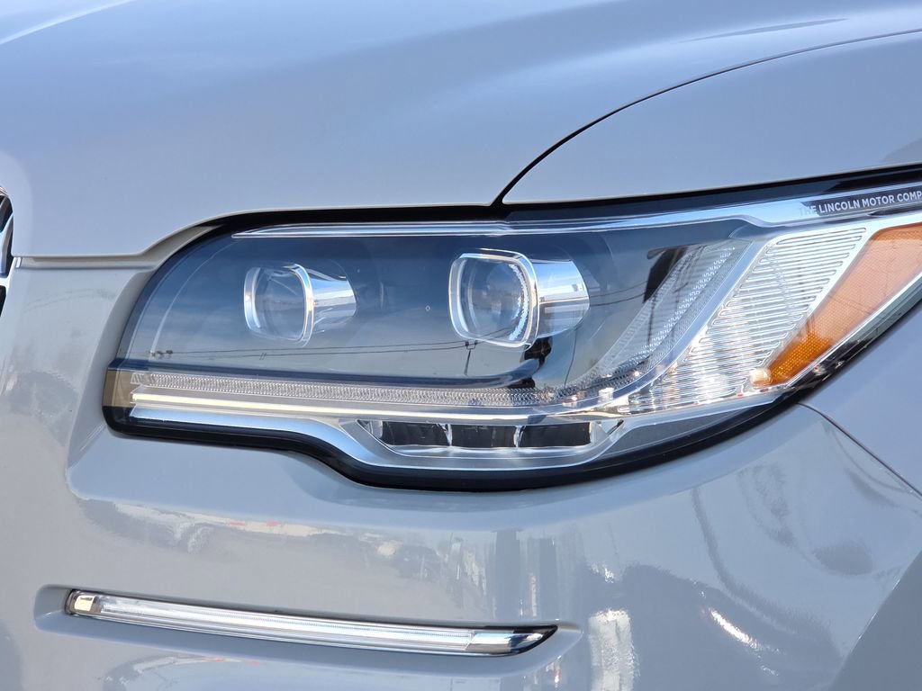 Used 2024 Lincoln Navigator Reserve image 4