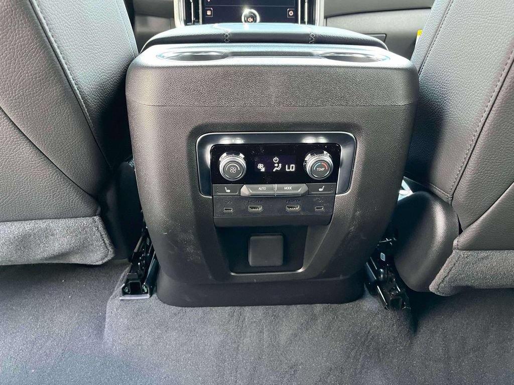New 2026 GMC Yukon XL Denali AWD/4WD image 14