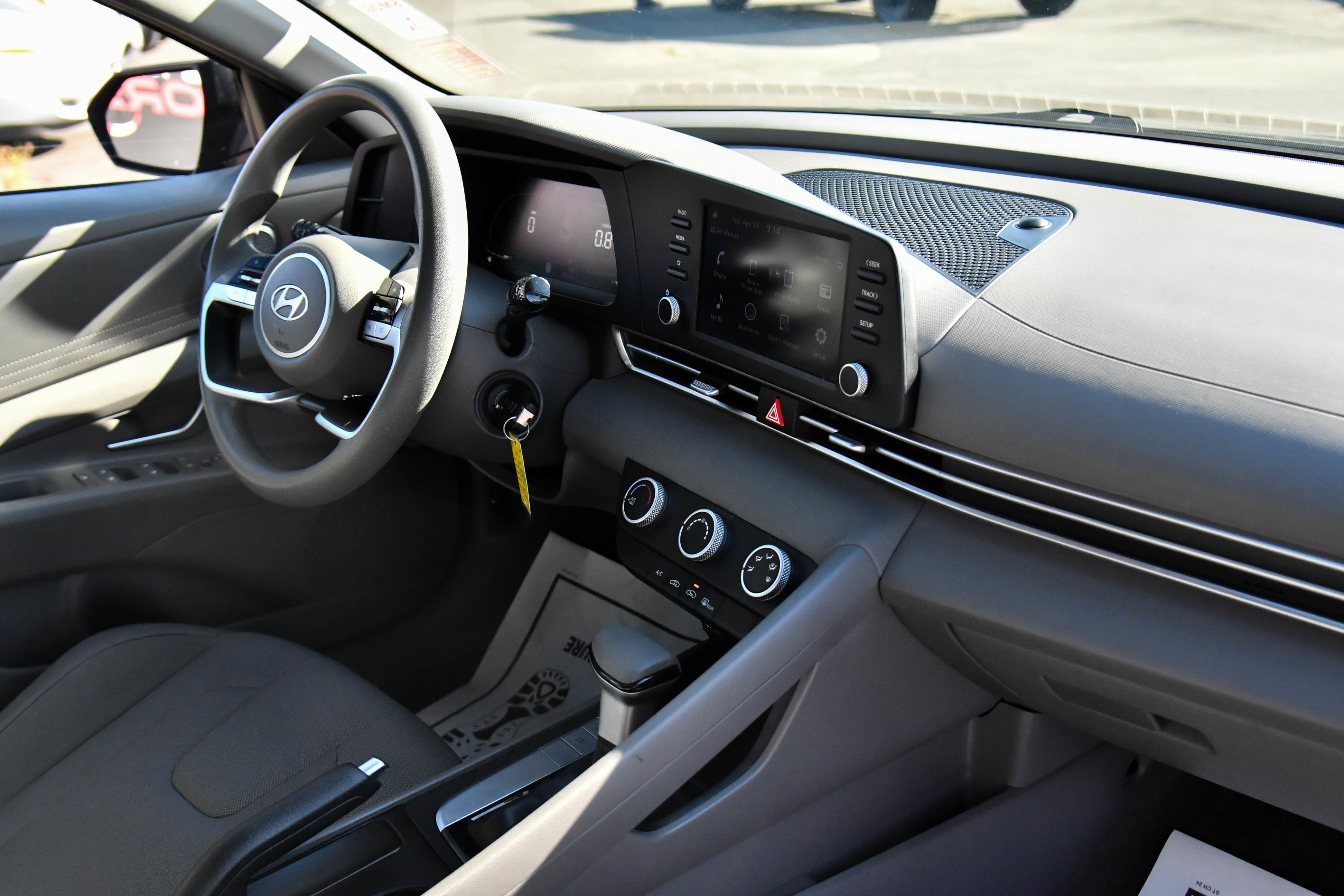 Used 2024 Hyundai Elantra SE FWD image 39
