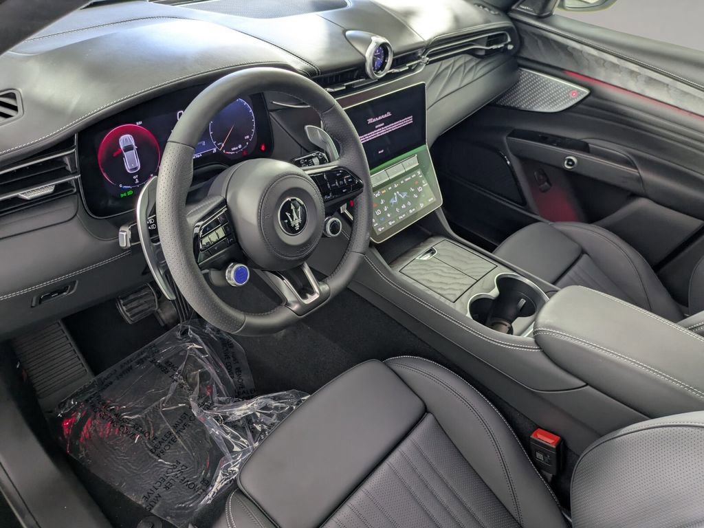 New 2025 Maserati Grecale GT image 10