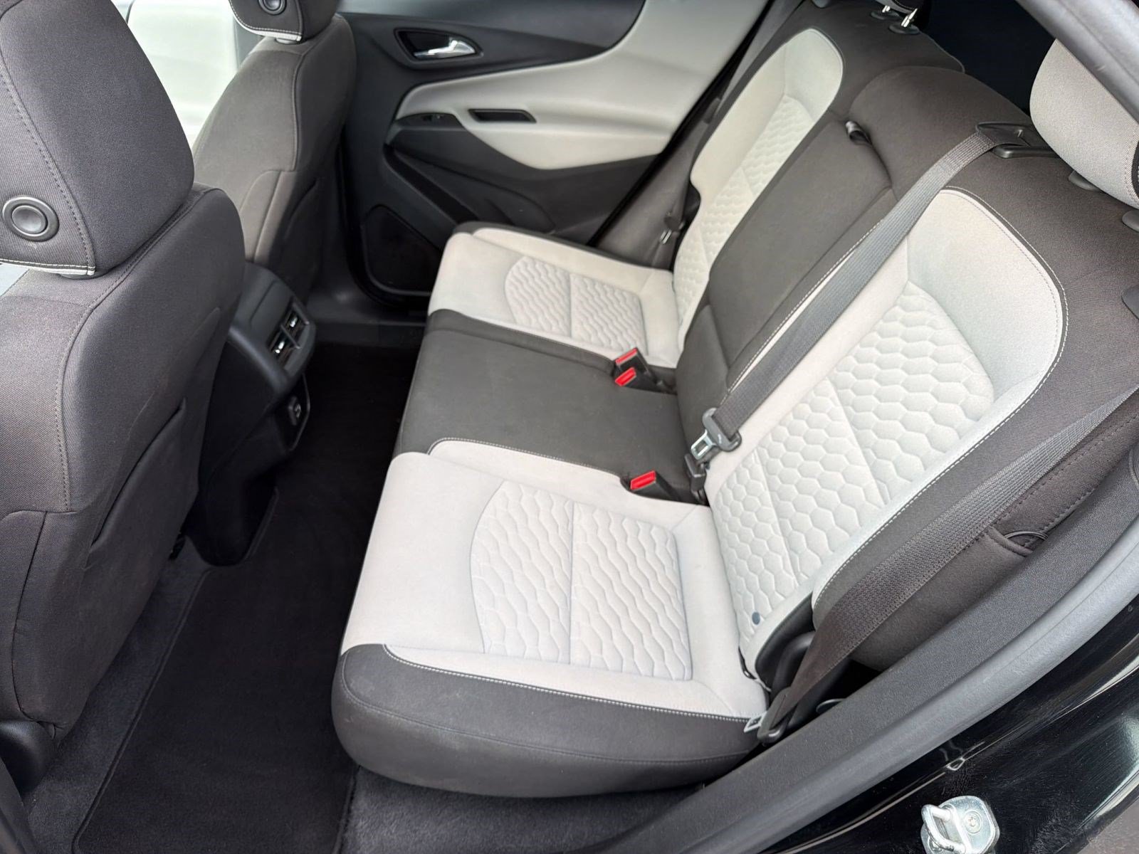 Used 2020 Chevrolet Equinox LS w/ LS Convenience Package AWD/4WD image 21