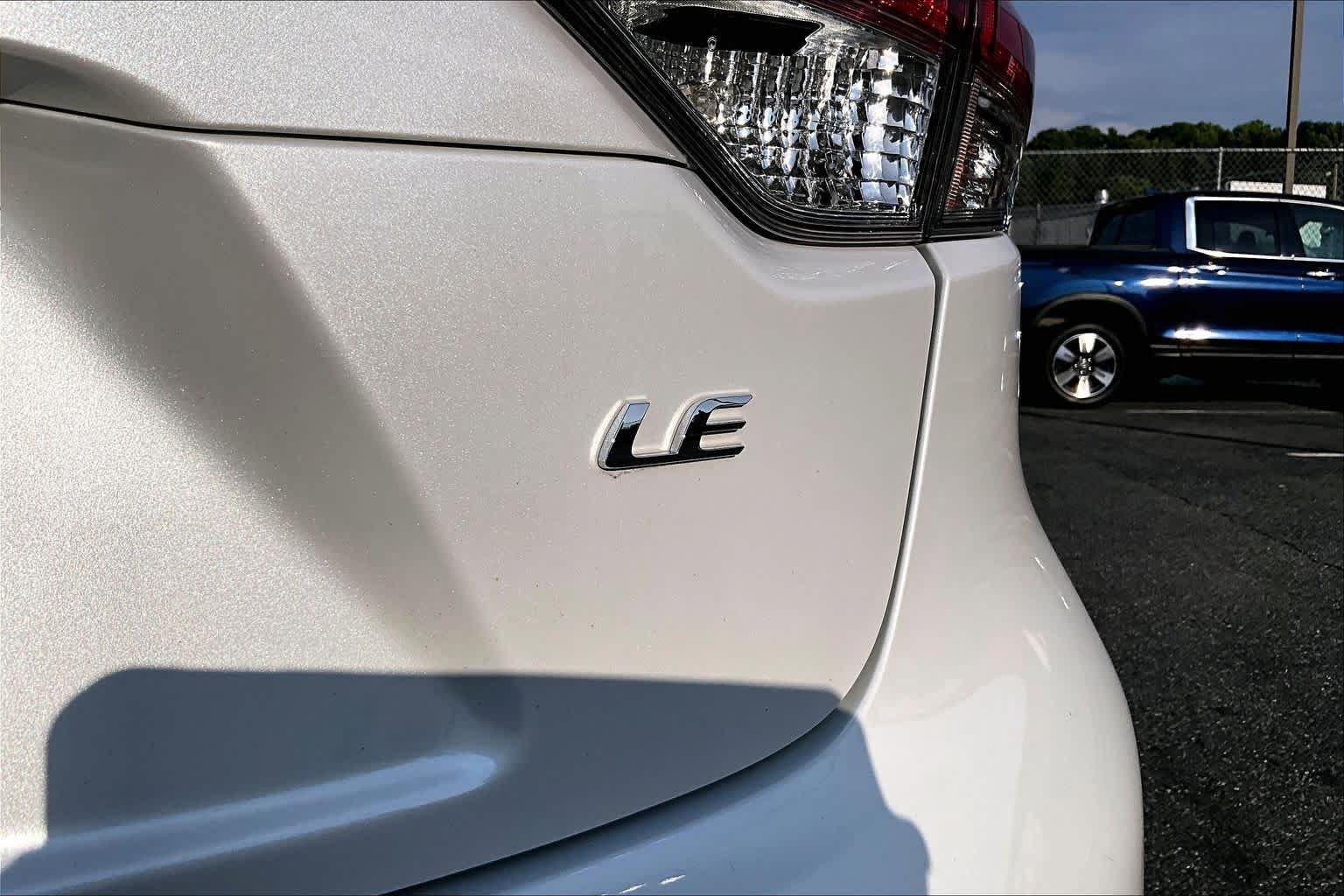 Used 2025 Toyota Corolla LE FWD image 10