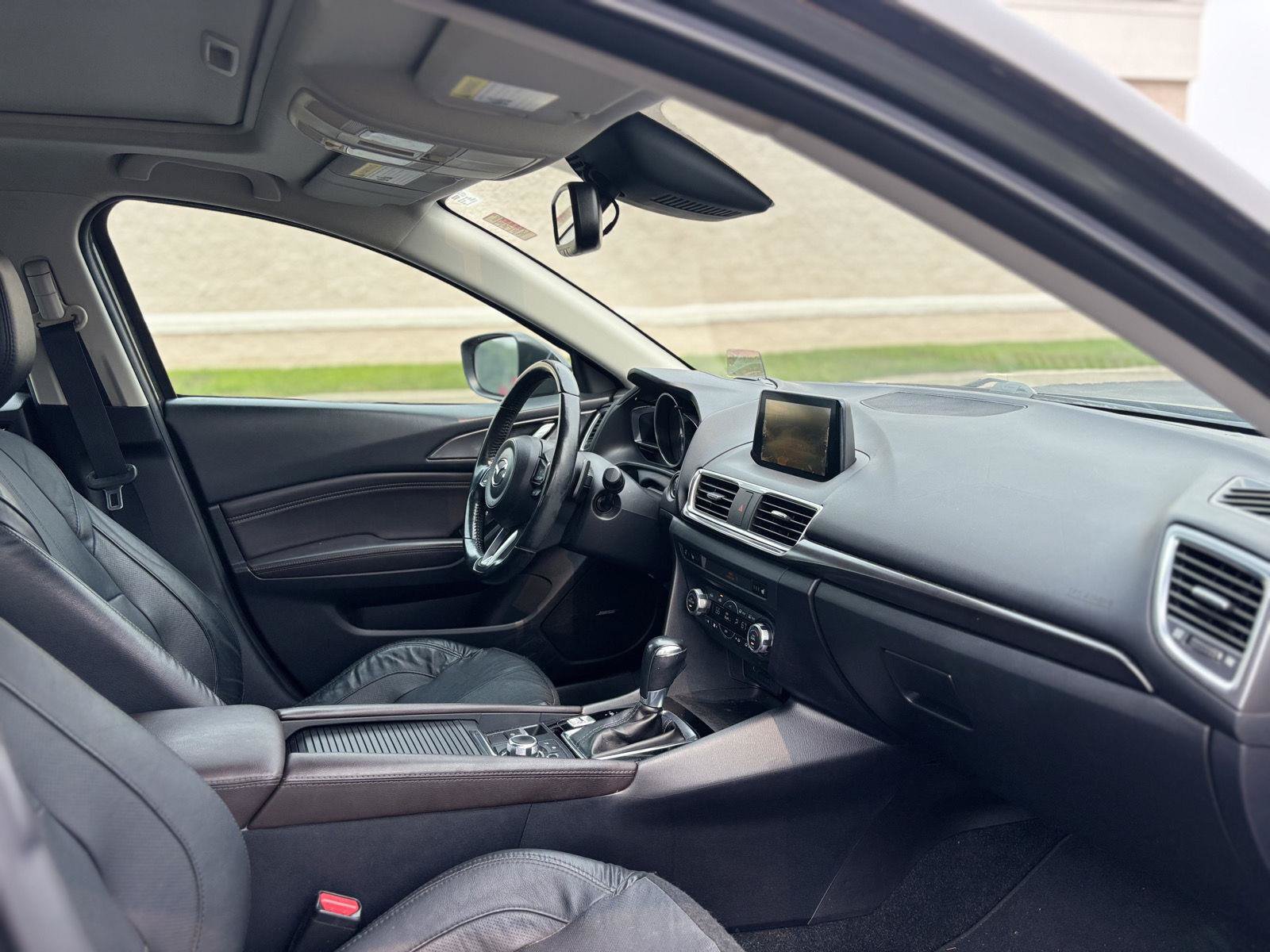 Used 2018 MAZDA MAZDA3 Grand Touring w/ Premium Equipment Package FWD image 14