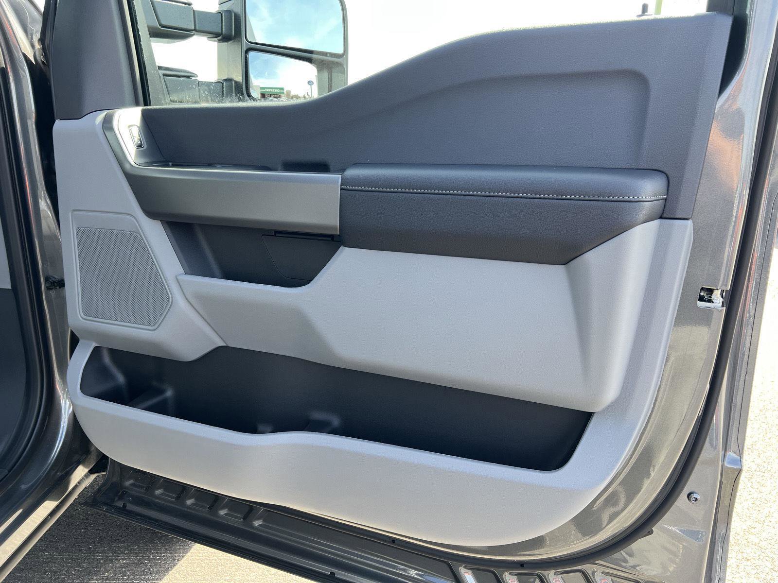 New 2026 Ford F250 XL w/ STX Appearance Package AWD/4WD image 18