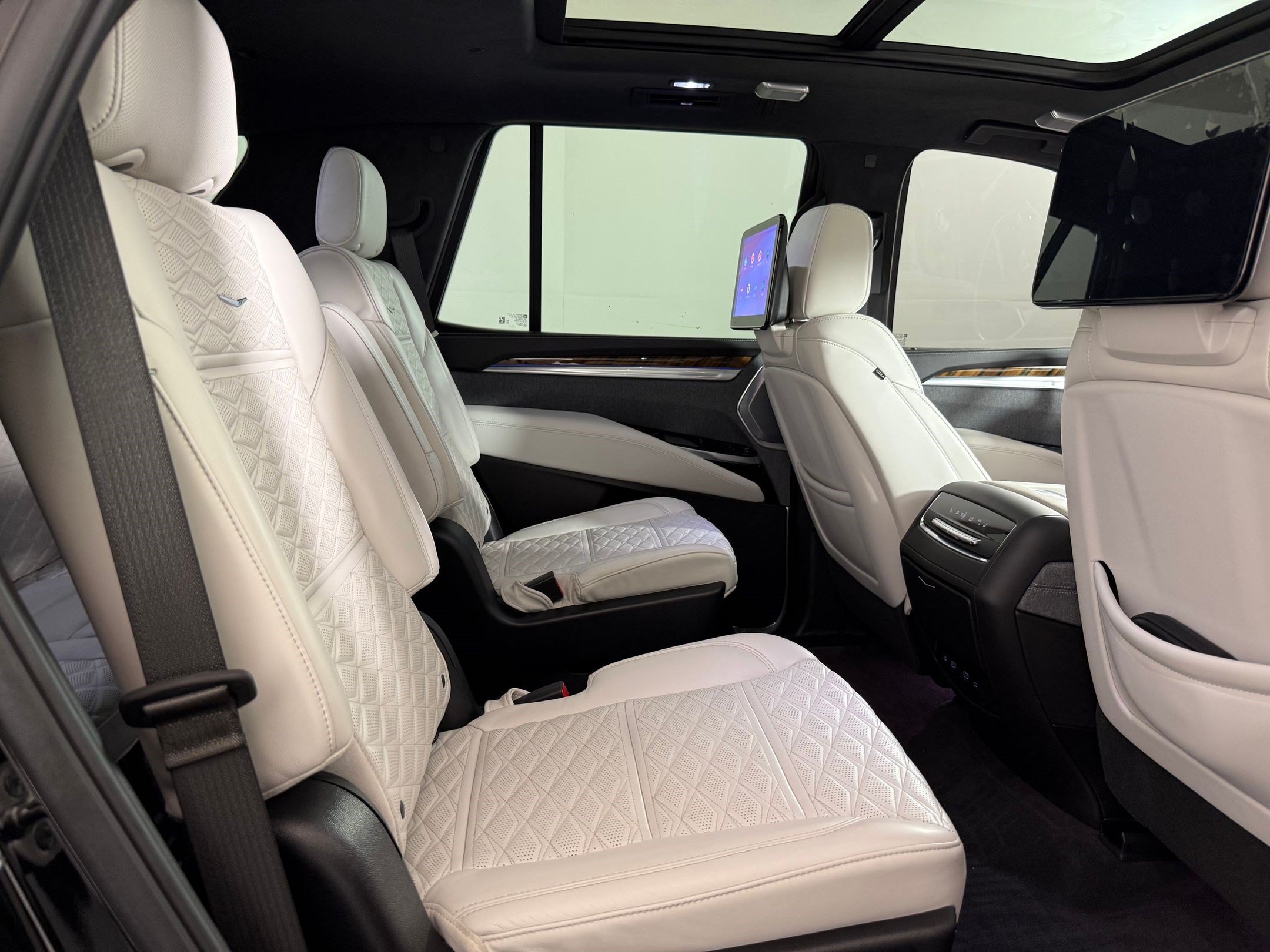 Used 2025 Cadillac Escalade Sport Platinum AWD/4WD image 31
