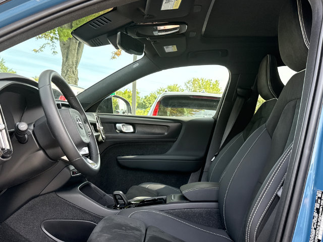 Certified 2023 Volvo XC40 Recharge Plus w/ Protection Package Premier AWD/4WD image 10