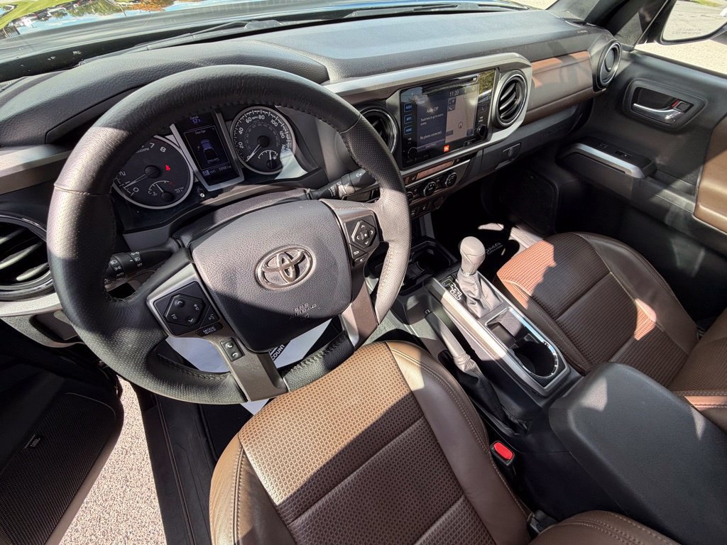 Used 2017 Toyota Tacoma Limited w/ Tow Package AWD/4WD image 13