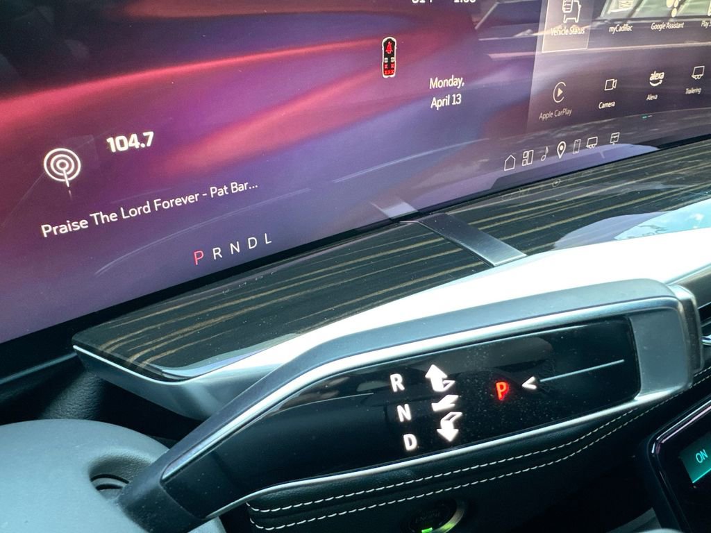 Used 2025 Cadillac Escalade ESV Luxury image 23