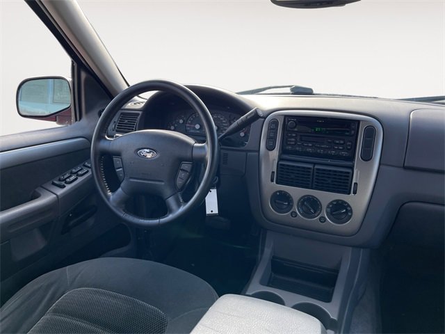 Used 2003 Ford Explorer XLT image 10