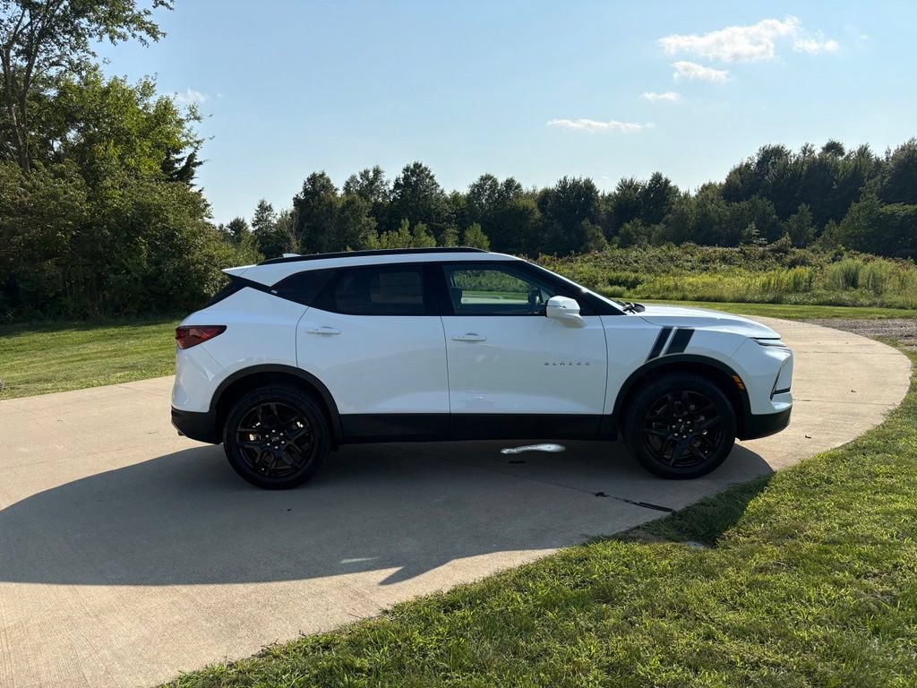 New 2026 Chevrolet Blazer LT w/ LPO, Arctic Package FWD image 10