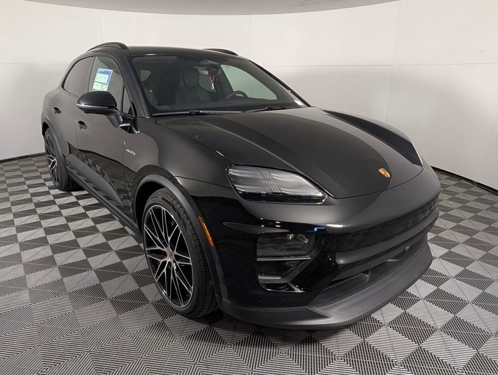 New 2026 Porsche Macan 4 Electric image 9