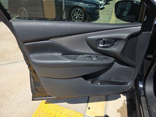 Used 2024 Nissan Murano SV w/ SV Midnight Edition Package image 11