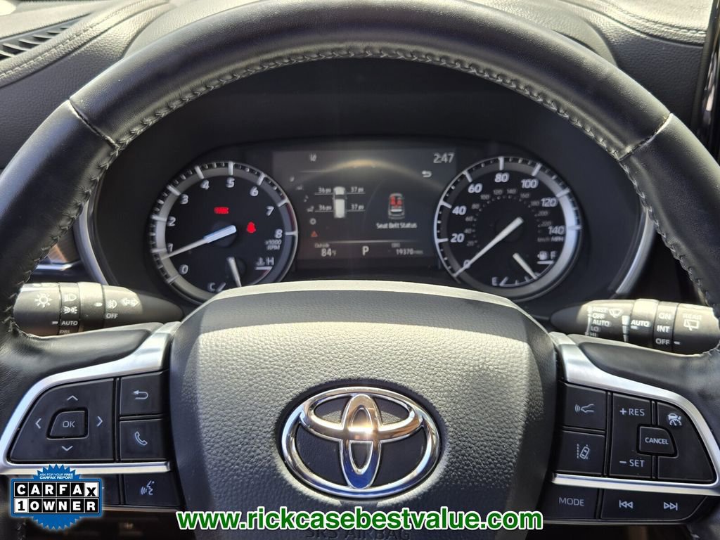 Used 2021 Toyota Highlander Platinum FWD image 34