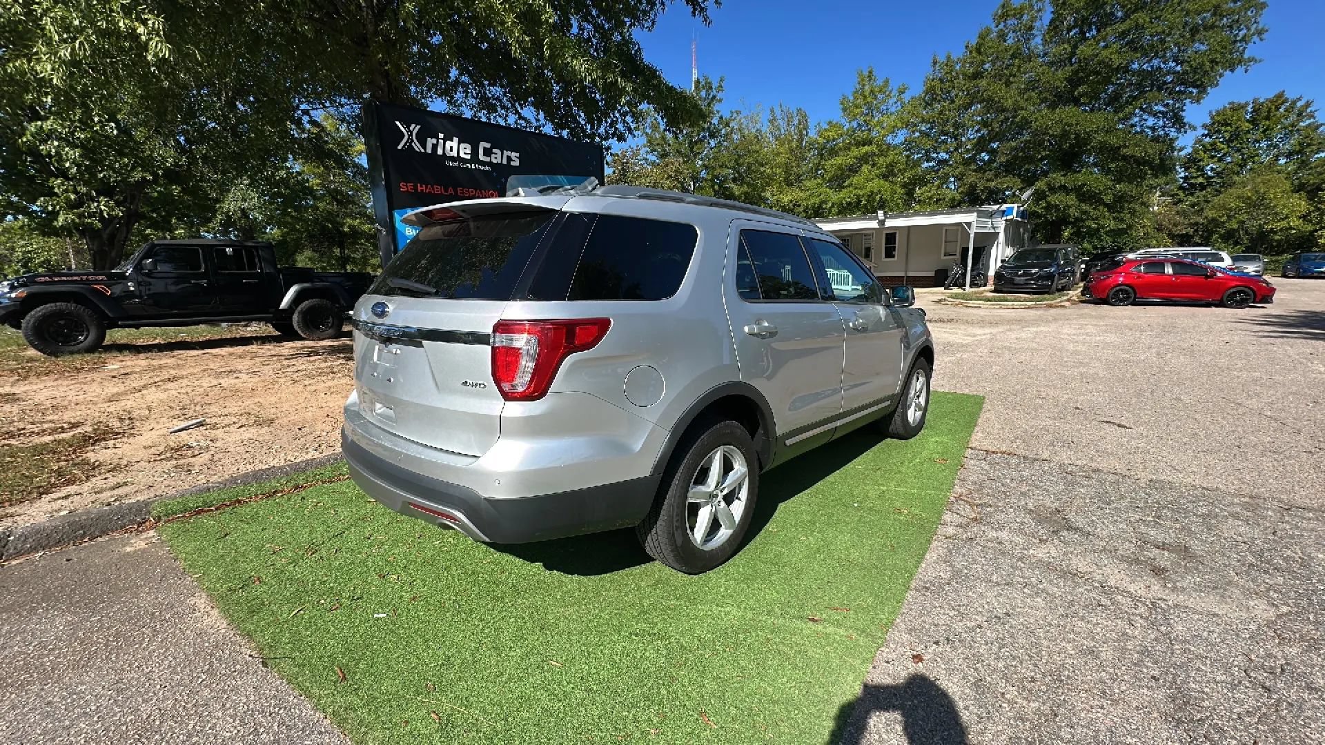 Used 2016 Ford Explorer XLT AWD/4WD image 8