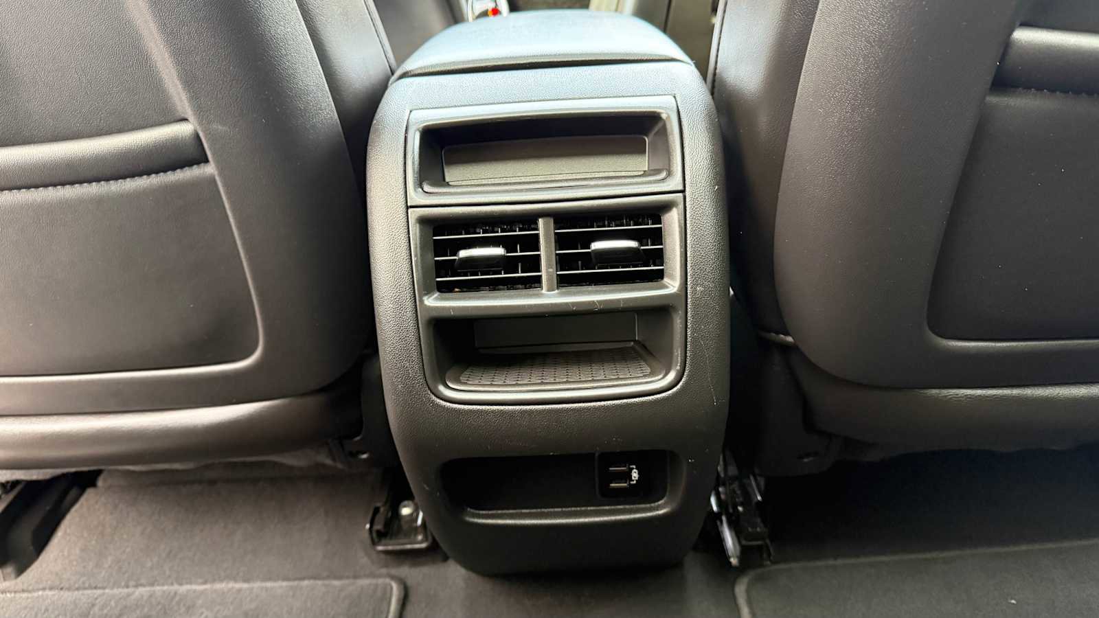 Used 2017 Cadillac XT5 Luxury FWD image 9