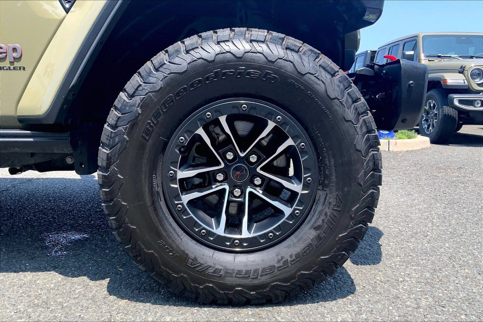 Certified 2025 Jeep Wrangler Unlimited Rubicon AWD/4WD image 10