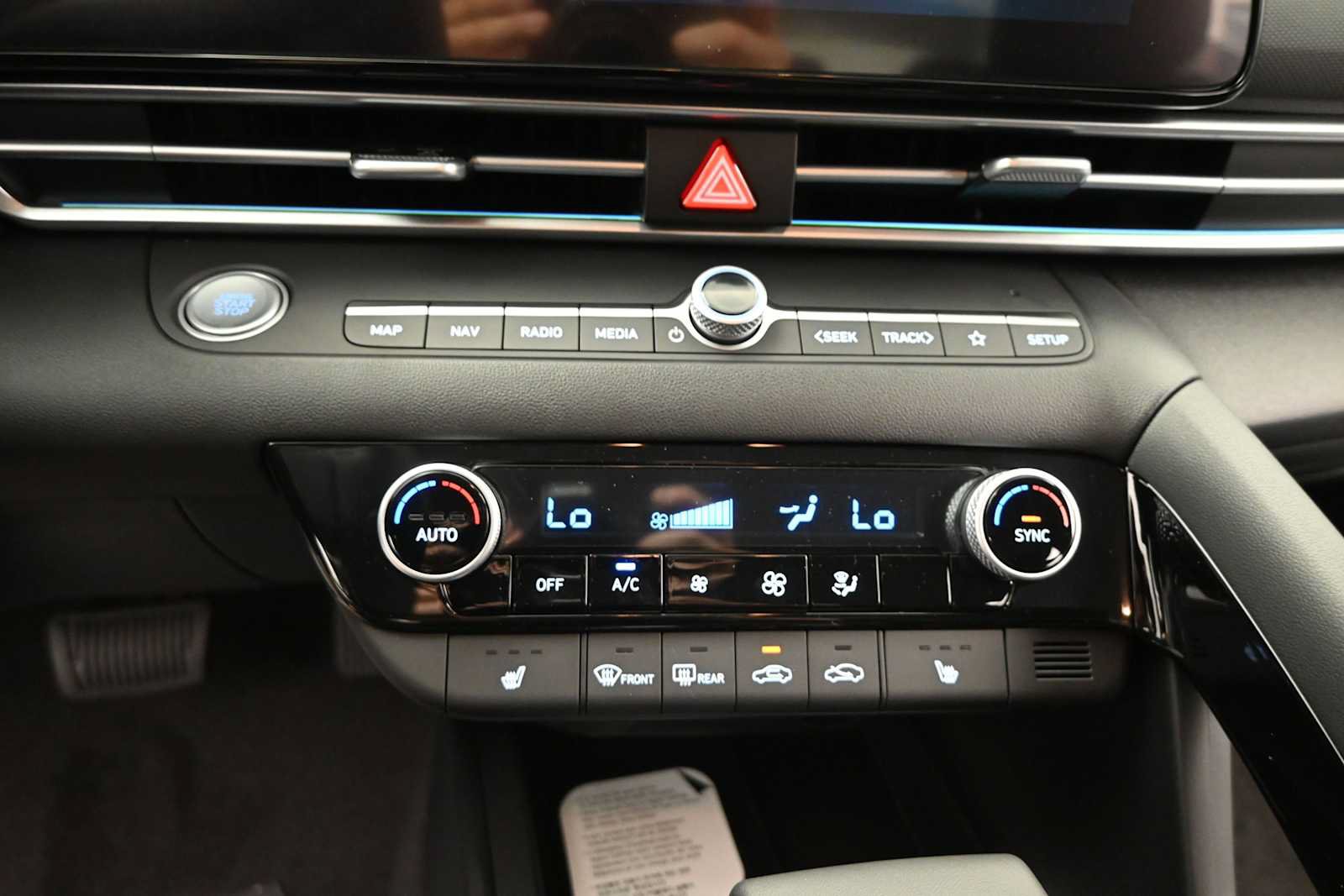 New 2026 Hyundai Elantra Limited FWD image 22