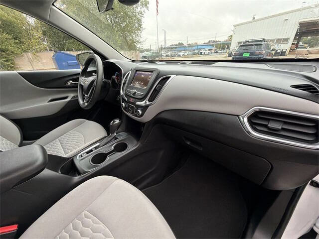 Used 2020 Chevrolet Equinox LS image 28