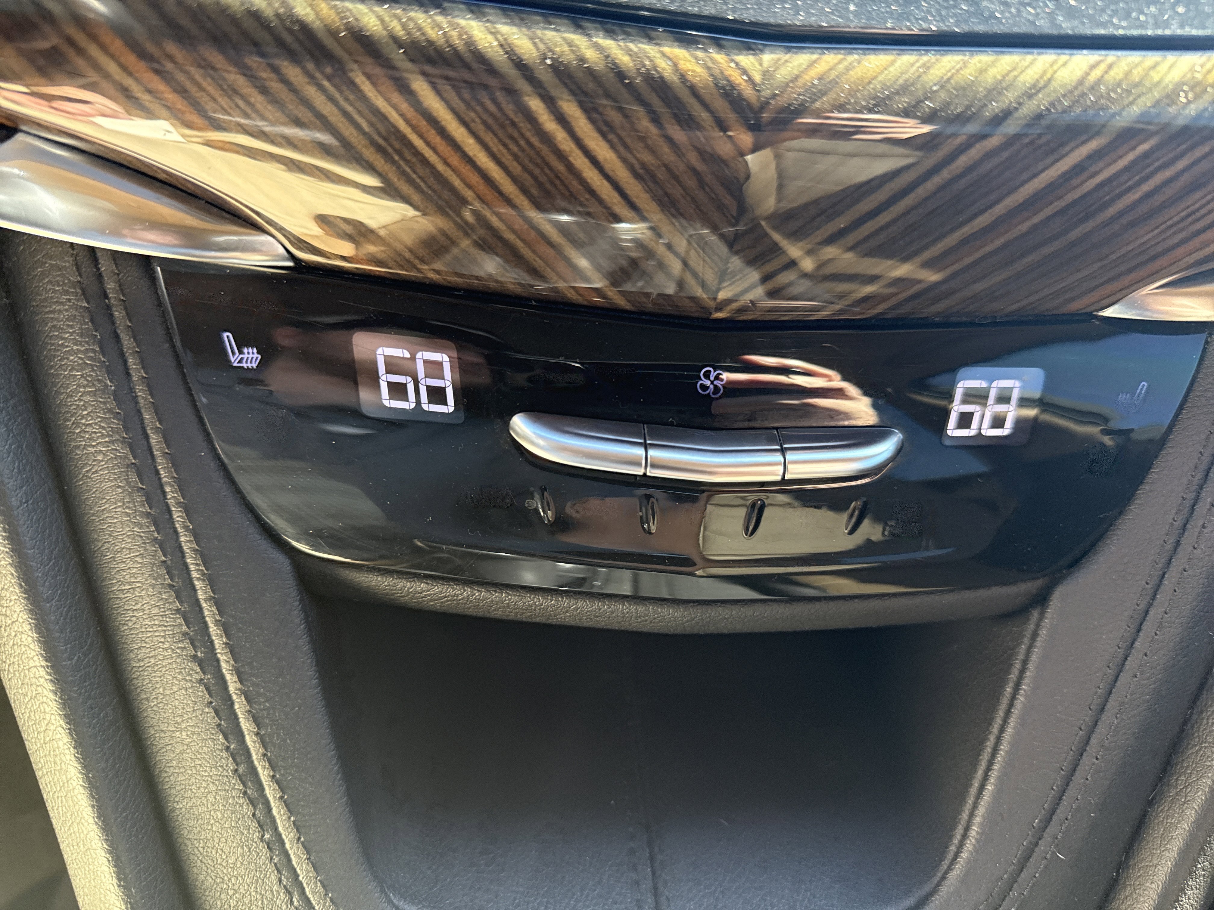 Used 2022 Cadillac XT6 Premium Luxury w/ Platinum Package image 29