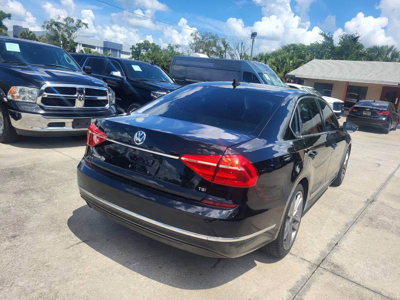 Used 2016 Volkswagen Passat 1.8T SE FWD image 25