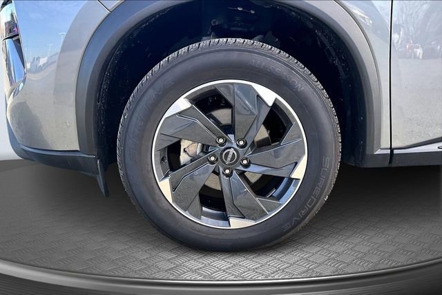 Used 2024 Nissan Rogue SV image 30