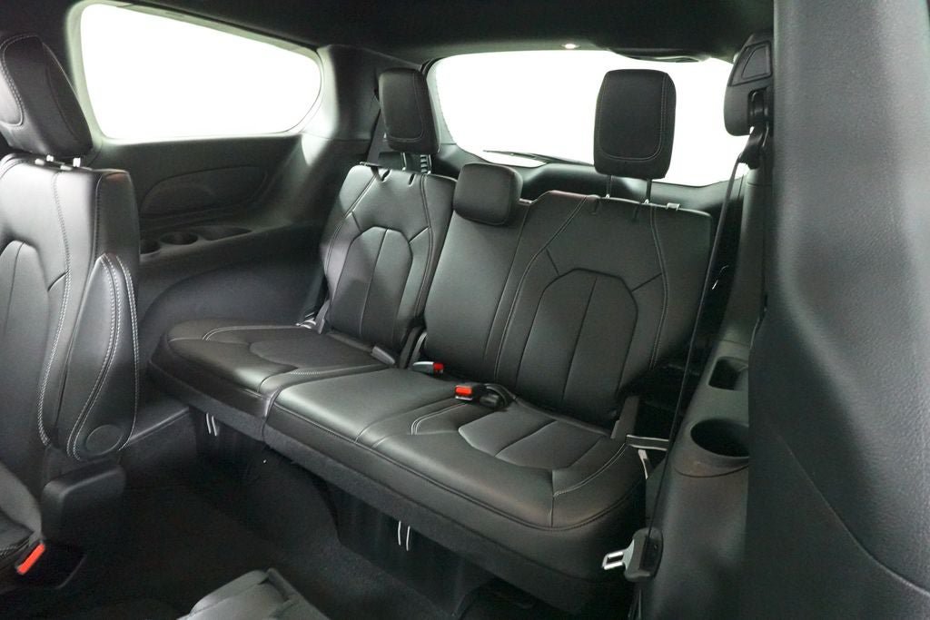 New 2027 Chrysler Pacifica Select FWD image 24