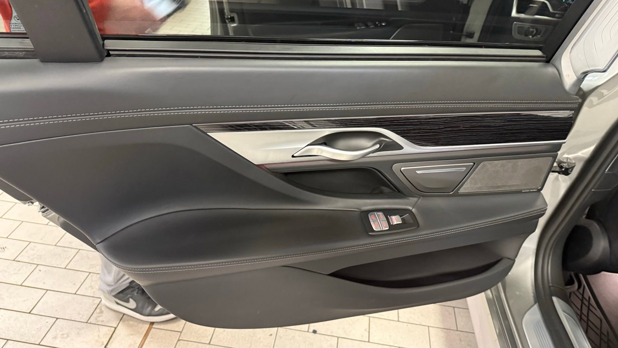 Used 2021 BMW 750i xDrive w/ Executive Package image 20