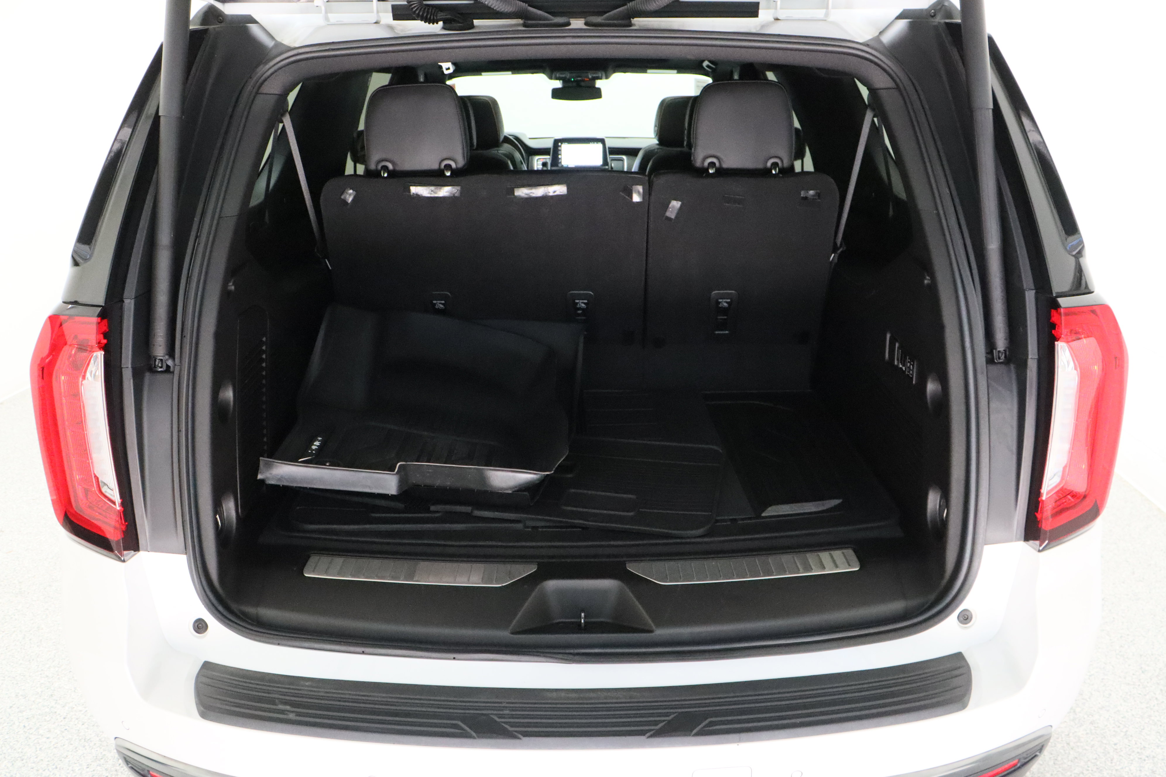 Used 2023 GMC Yukon XL AT4 w/ AT4 Premium Plus Package AWD/4WD image 38
