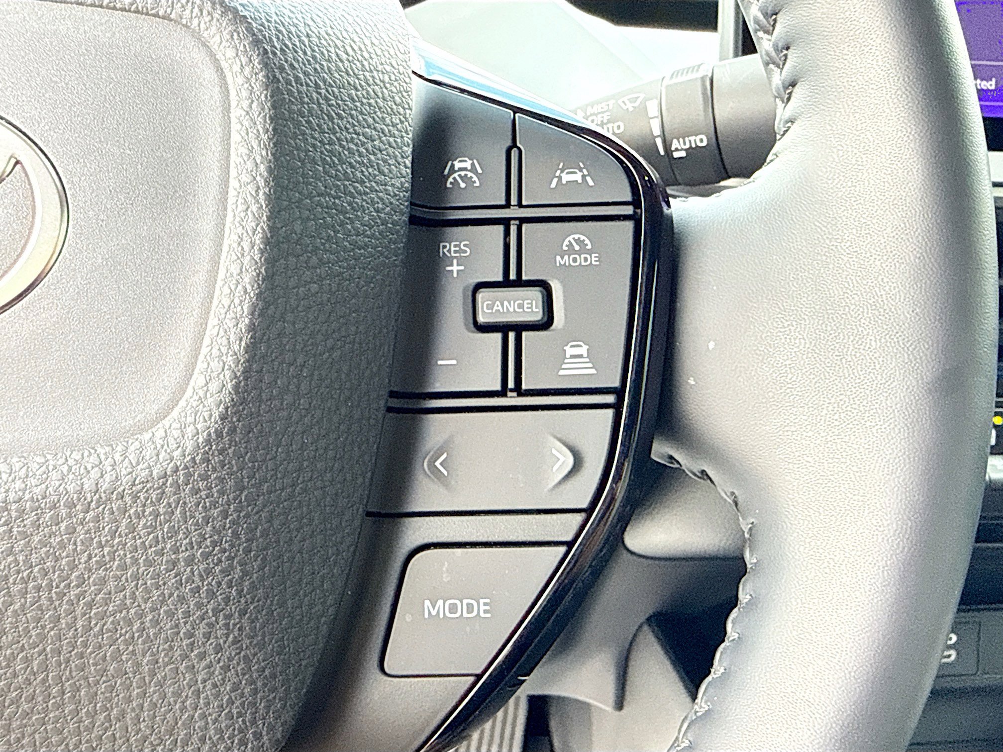 Used 2024 Toyota Prius Limited FWD image 38