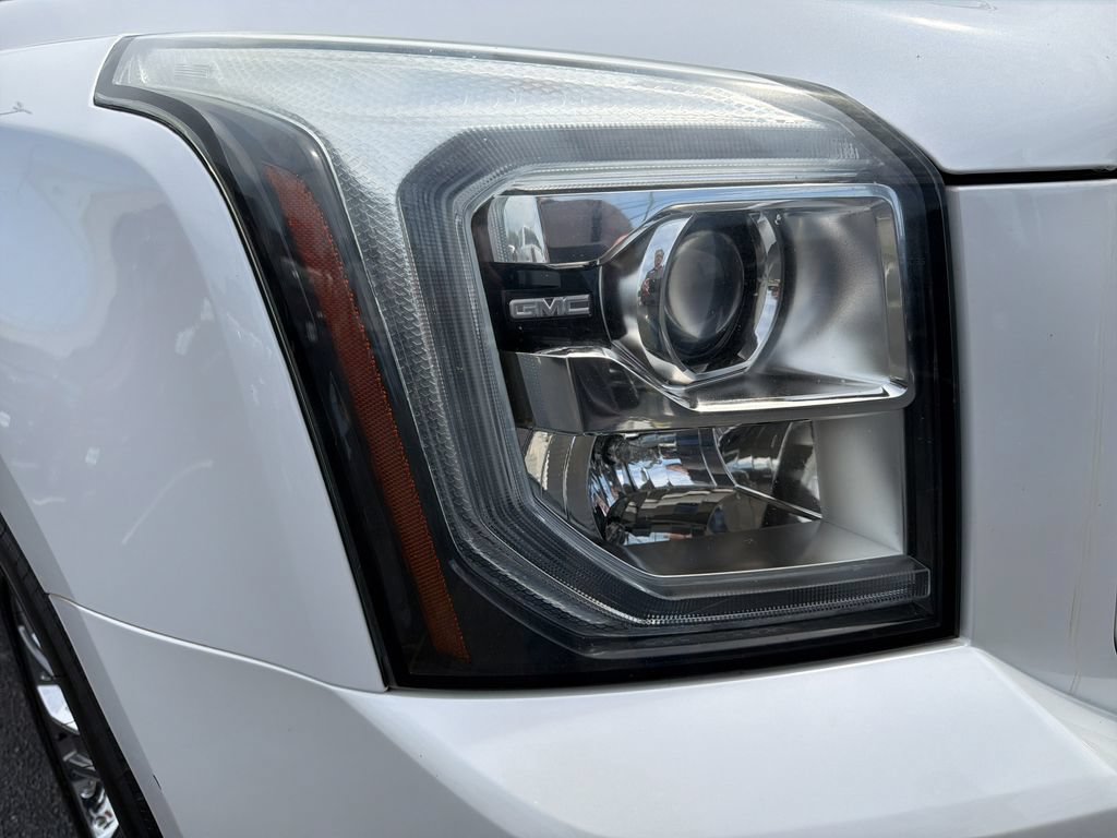 Used 2016 GMC Yukon XL Denali w/ Open Road Package AWD/4WD image 11