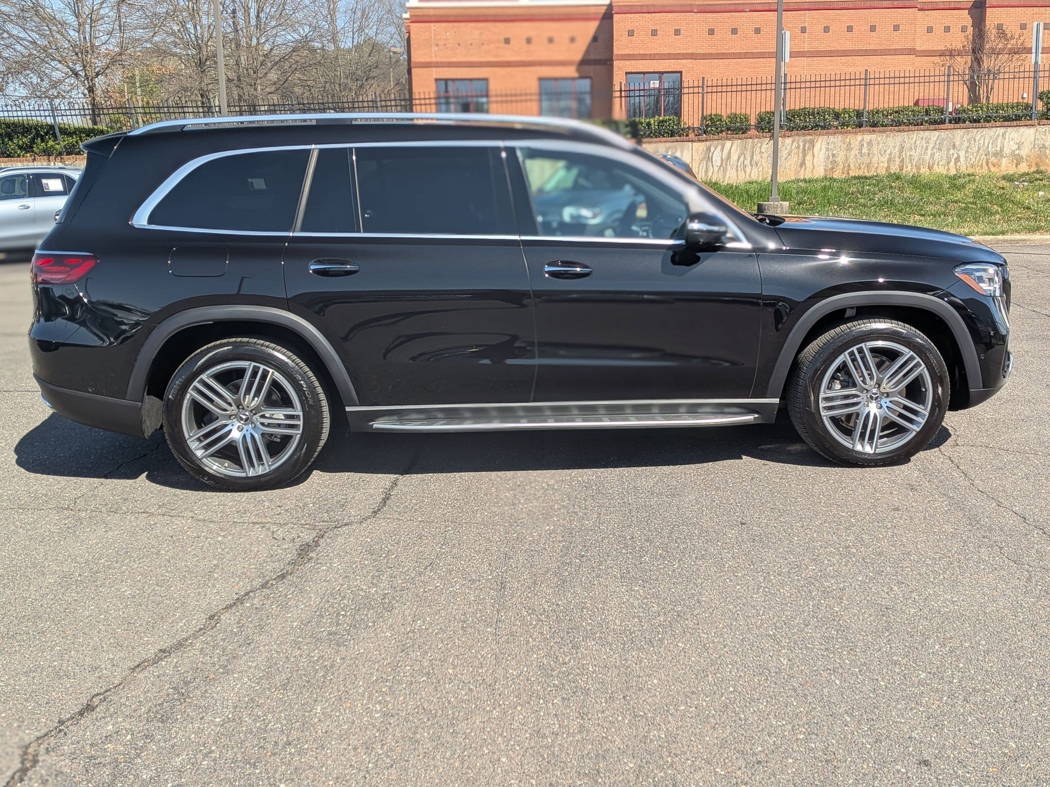 Certified 2025 Mercedes-Benz GLS 450 GLS 450 image 3