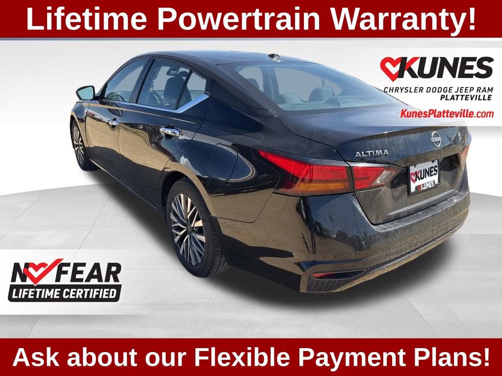 Used 2025 Nissan Altima 2.5 SV FWD image 7