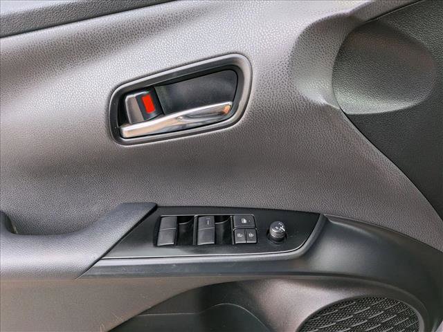 Used 2022 Toyota Prius L Eco FWD image 12