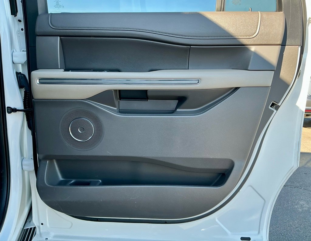 Used 2021 Ford Expedition Max XLT image 23