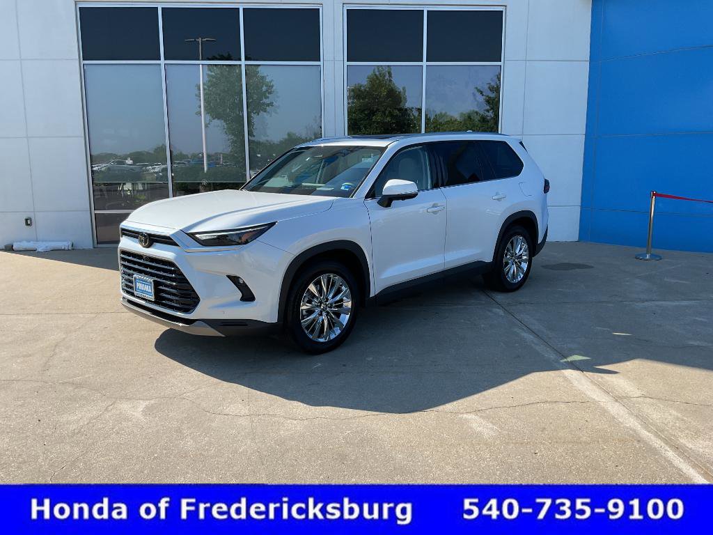 Used 2025 Toyota Grand Highlander AWD image 1