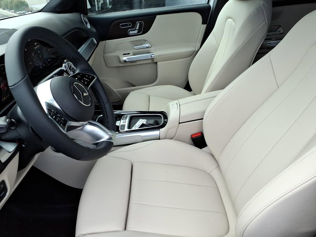 New 2026 Mercedes-Benz GLB 250 4MATIC image 14
