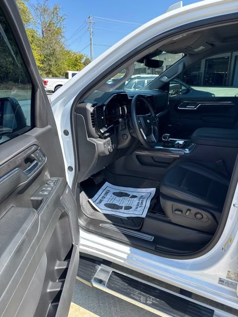 Used 2024 Chevrolet Silverado 1500 LTZ w/ Technology Package AWD/4WD image 10